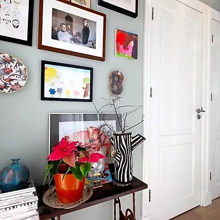 Vondelpark Bed & Breakfast 4*