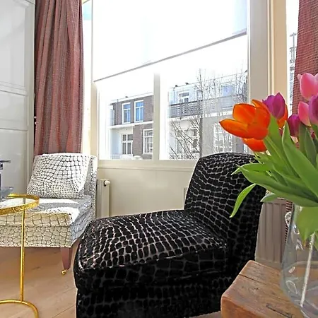 Bed & Breakfast Vondelpark 4*